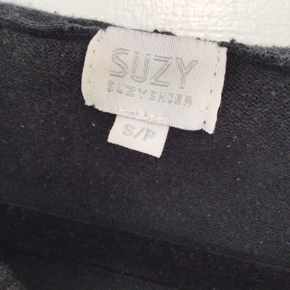 🛍4/$20🛍 SUZY SHIER black hooded top - Picture 2 of 4